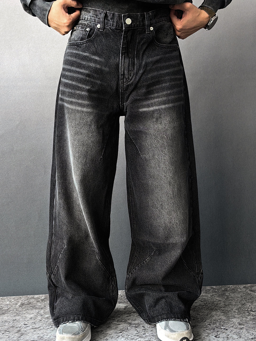 Mobius Obsidian Baggy Jeans