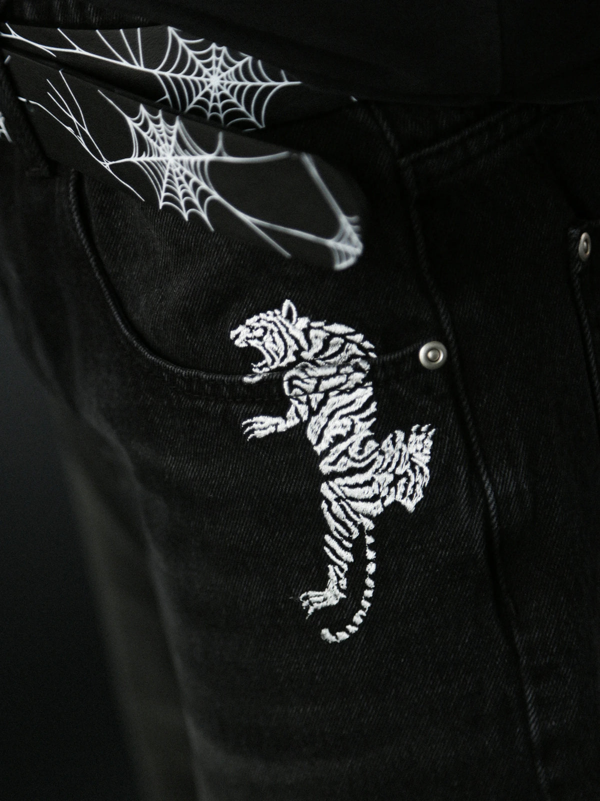 Mobius Tiger Jorts
